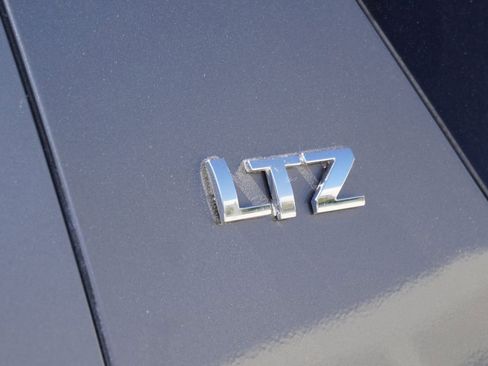Used 2009 Chevrolet Suburban LTZ AWD/4WD image 4