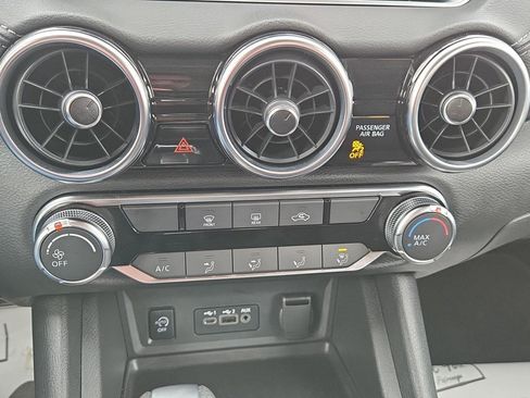 Used 2025 Nissan Sentra SV image 20