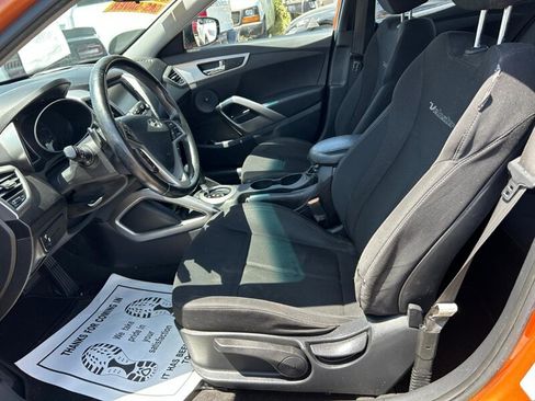 Used 2017 Hyundai Veloster FWD image 34