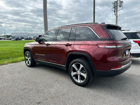 Used 2025 Jeep Grand Cherokee Limited w/ Luxury Tech Group II image 4