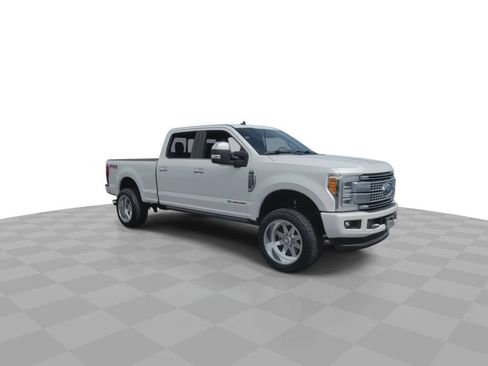 Used 2019 Ford F250 Platinum w/ Platinum Ultimate Package AWD/4WD image 2