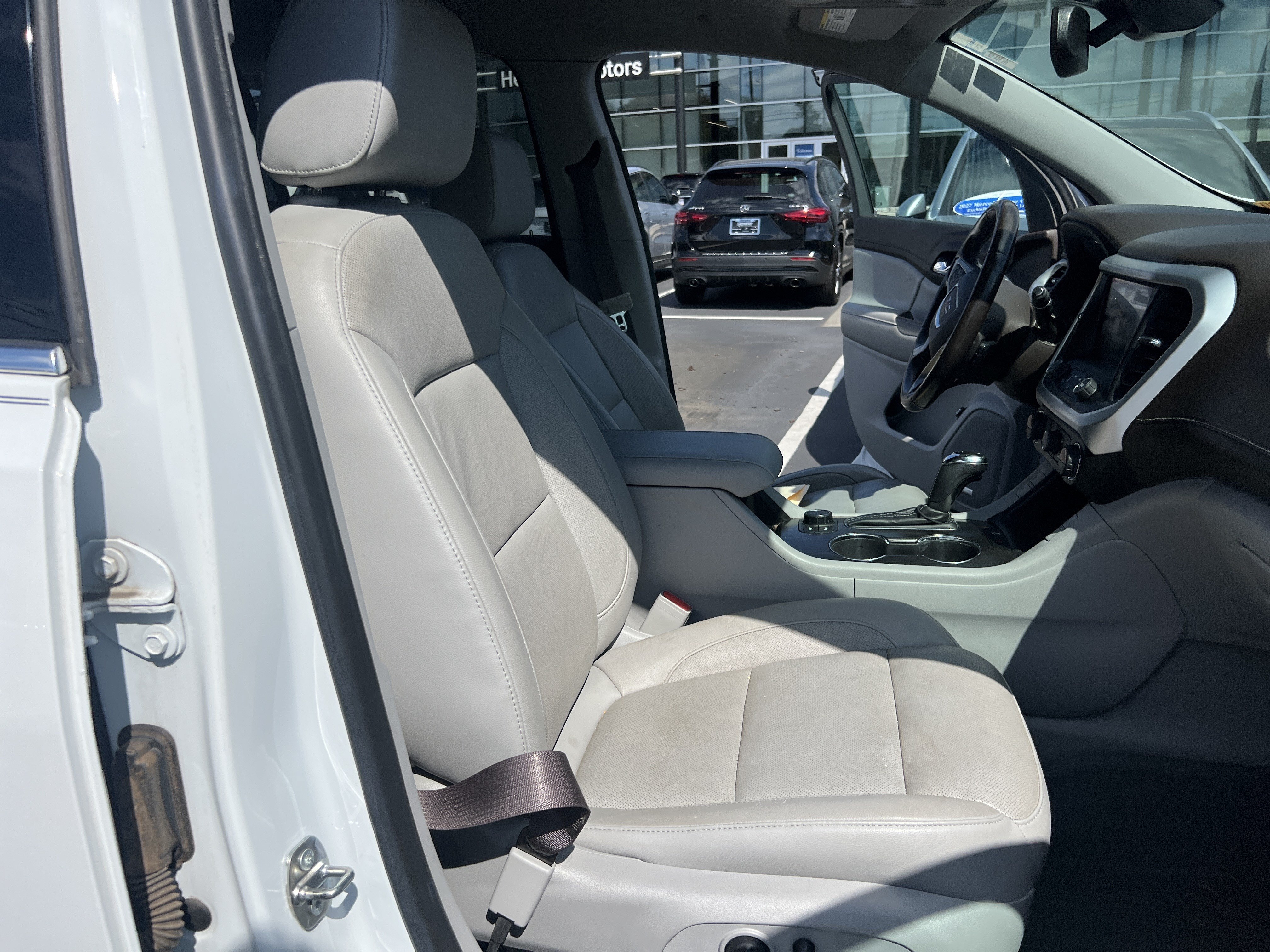 Used 2019 GMC Acadia SLT w/ LPO, Floor Liner Package FWD image 35