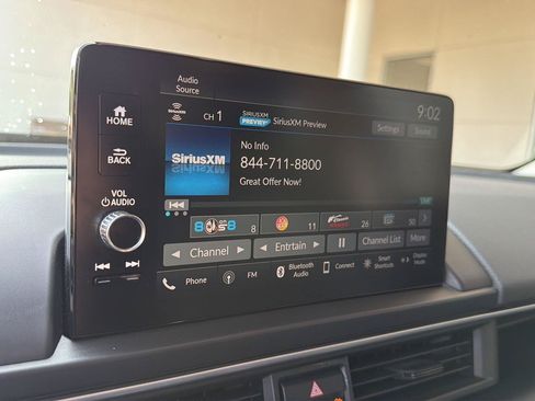 Used 2025 Honda Pilot EX-L image 24