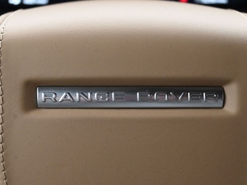 Used 2025 Land Rover Range Rover SE image 20