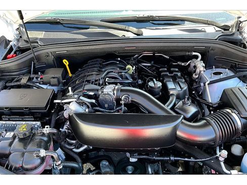 Certified 2025 Dodge Durango GT AWD/4WD image 12