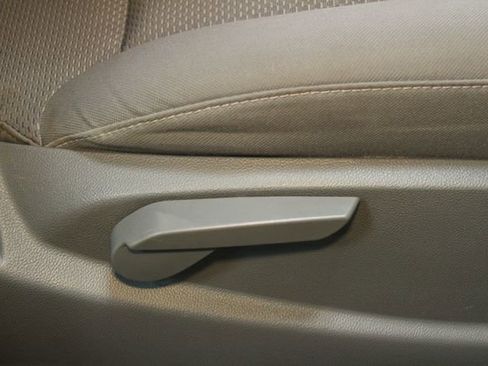 Used 2016 GMC Sierra 1500 Base image 12