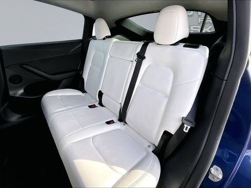 Used 2022 Tesla Model Y Performance AWD/4WD image 26