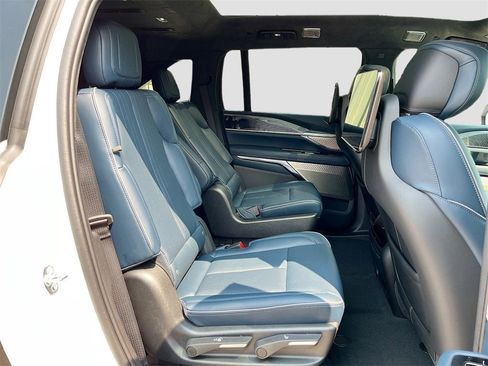 New 2025 Cadillac Escalade IQ Luxury 2 image 30