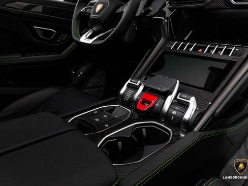 Used 2022 Lamborghini Urus AWD/4WD image 46