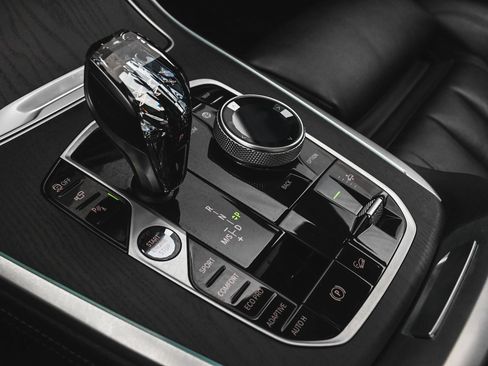 Used 2022 BMW X7 xDrive40i w/ M Sport Package image 30