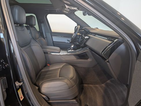 Used 2025 Land Rover Range Rover Sport Dynamic SE image 26