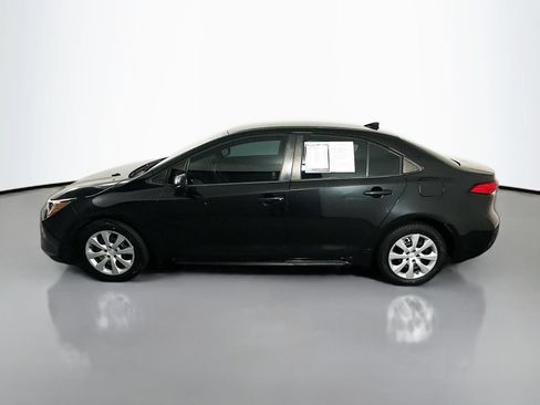 Used 2020 Toyota Corolla LE FWD image 4