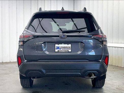Used 2025 Subaru Forester Premium AWD/4WD image 4
