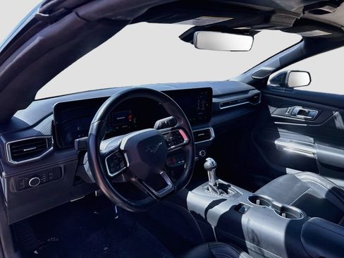 Used 2025 Ford Mustang Premium RWD image 9
