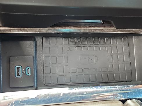 Used 2020 Ford Expedition Max Limited image 28