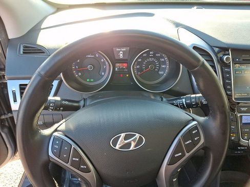 Used 2013 Hyundai Elantra GT w/ Style Pkg image 19