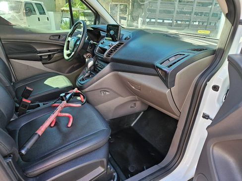Used 2020 Ford Transit Connect XL image 13