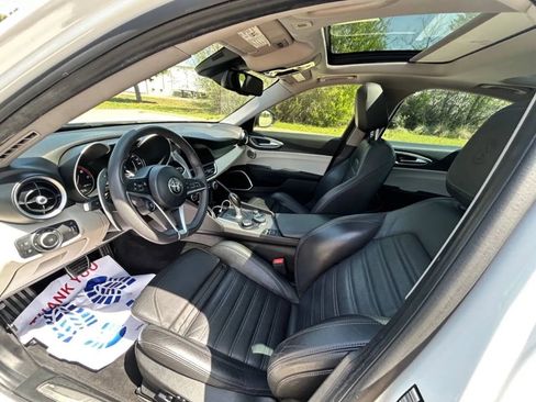 Used 2019 Alfa Romeo Giulia Ti Sport w/ Quick Order Package 22S Sport AWD/4WD image 12