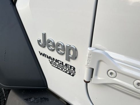 Used 2021 Jeep Wrangler Unlimited Sport image 32