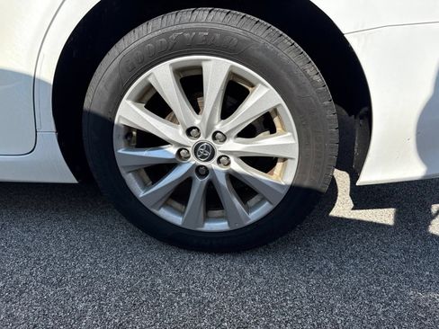 Used 2020 Toyota Camry LE FWD image 5