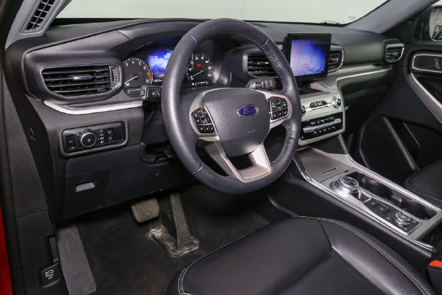Used 2023 Ford Explorer XLT w/ Equipment Group 202A AWD/4WD image 21