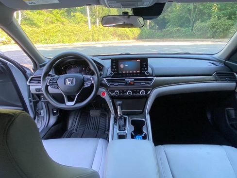 Used 2018 Honda Accord LX image 30