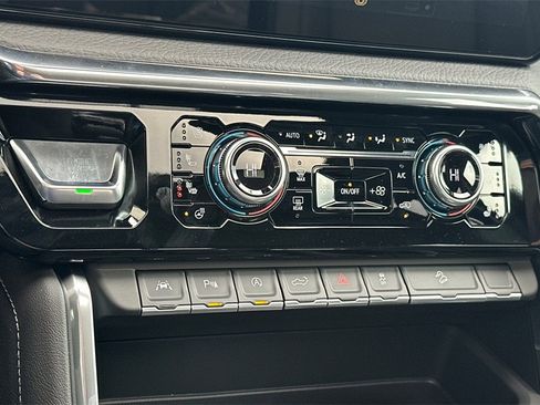 Used 2025 GMC Sierra 1500 Denali image 18