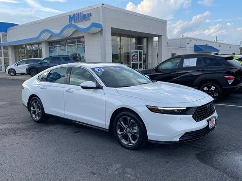 Used 2025 Honda Accord EX-L image 2