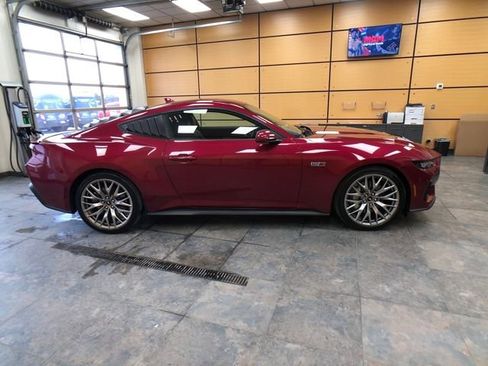 Used 2025 Ford Mustang GT Premium image 8