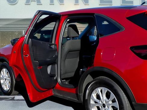 Used 2025 Ford Escape Active w/ Active Premium Tech Pack AWD/4WD image 80