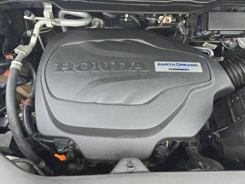 Used 2019 Honda Pilot Touring image 32