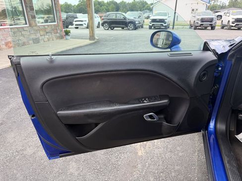 Used 2019 Dodge Challenger SXT w/ Blacktop Package RWD image 11