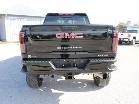 Used 2024 GMC Sierra 2500 AT4 w/ AT4 Premium Plus Package image 9