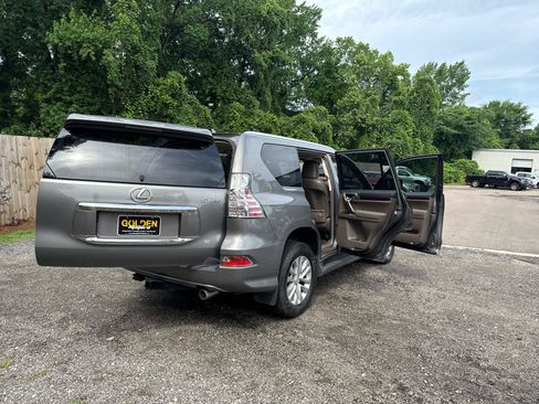 Used 2014 Lexus GX 460 w/ Premium Package AWD/4WD image 20