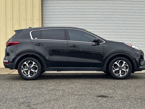 Used 2022 Kia Sportage LX image 7