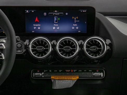 New 2026 Mercedes-Benz GLA 35 AMG 4MATIC image 12