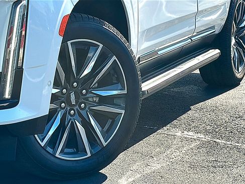 Used 2021 Cadillac Escalade Sport RWD image 3