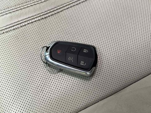 Used 2016 Cadillac SRX Luxury w/ Driver Assist Package FWD image 35