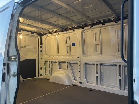 Used 2023 Mercedes-Benz Sprinter 144 Cargo image 18