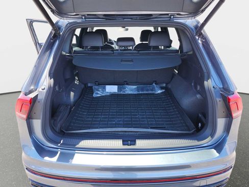 Used 2024 Volkswagen Tiguan SE R-Line AWD/4WD image 16