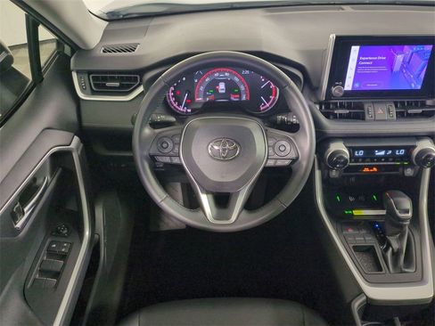 Used 2023 Toyota RAV4 XLE Premium image 19