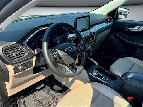 Used 2022 Ford Escape SEL w/ Technology Package image 17