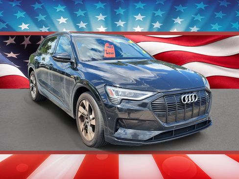 Used 2022 Audi e-tron Premium w/ Convenience Plus Package AWD/4WD image 1