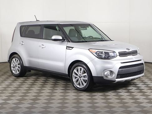 Used 2017 Kia Soul + FWD image 2