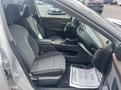 Used 2021 Nissan Rogue SV AWD/4WD image 31