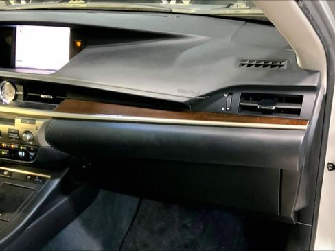 Used 2013 Lexus ES 350 4dr Sdn image 18