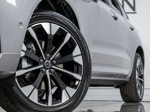 New 2026 Volvo XC60 B5 Plus w/ Protection Package Premier image 27