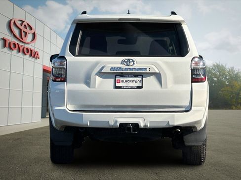 Used 2024 Toyota 4Runner SR5 Premium AWD/4WD image 4