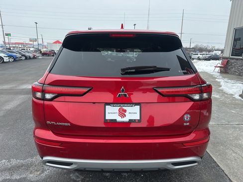Used 2024 Mitsubishi Outlander SE image 8