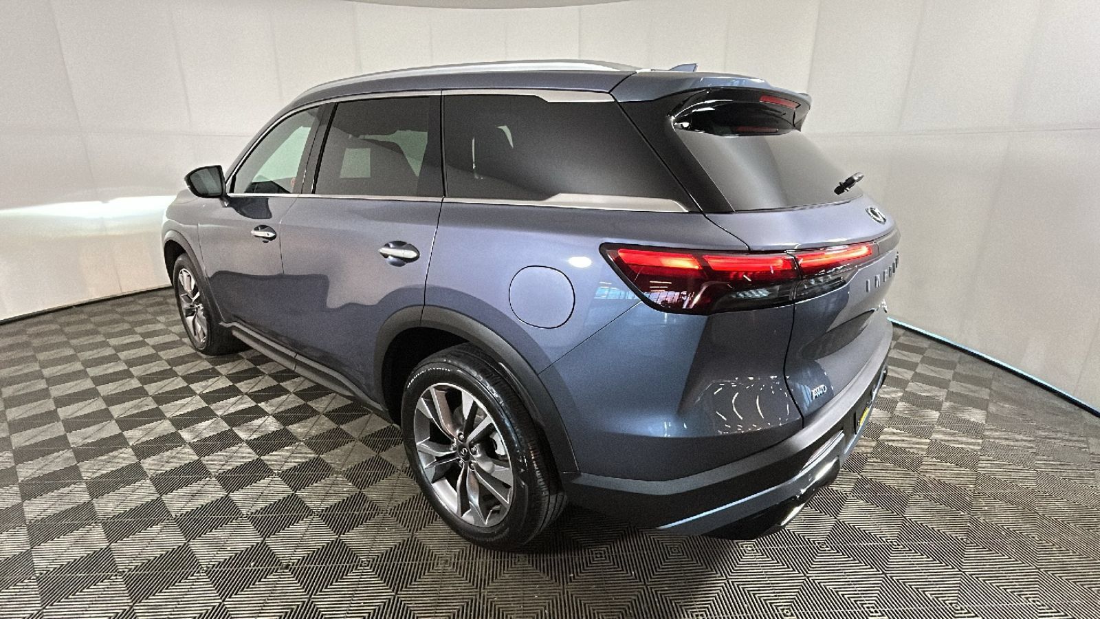 Used 2024 INFINITI QX60 Luxe AWD/4WD image 4